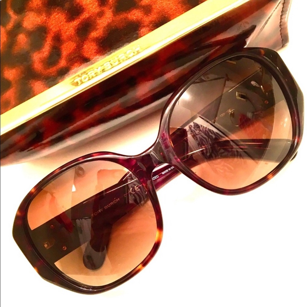 Tory Burch Polarized Tortoiseshell Glasses